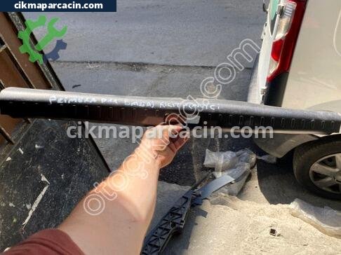 Nissan Primera Bagaj Kilit Plastiği çıkma parça