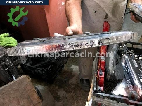 Audi Q7 Sinyal çıkma parça