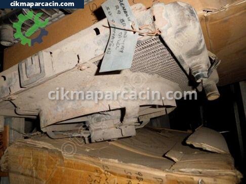 Renault R9 Su Radyatörü çıkma parça