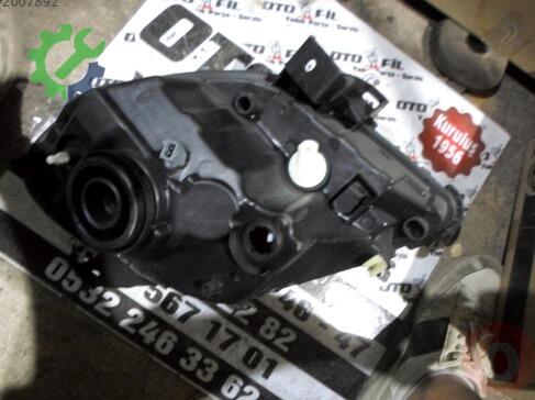 Renault Kangoo Sağ Ön Far çıkma parça