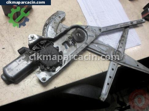 Renault Kangoo Sol Ön Cam Krikosu çıkma parça