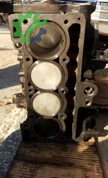 Renault R 12 Yarım Motor çıkma parça