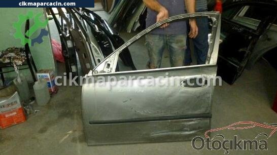 Saab 9-3 Sol Ön Kapı çıkma parça