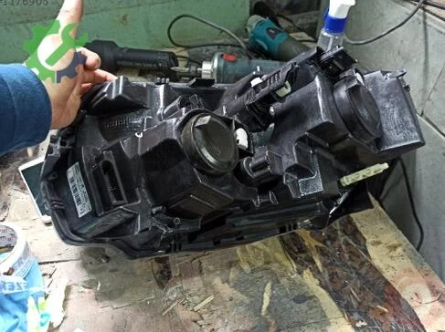 Dacia Sandero Sağ Ön Far çıkma parça