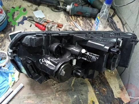 Dacia Sandero Sağ Ön Far çıkma parça