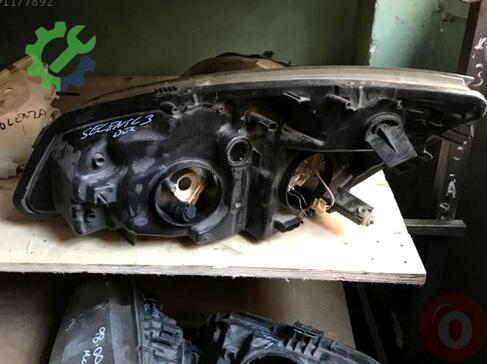 Renault Scenic Sağ Ön Far çıkma parça