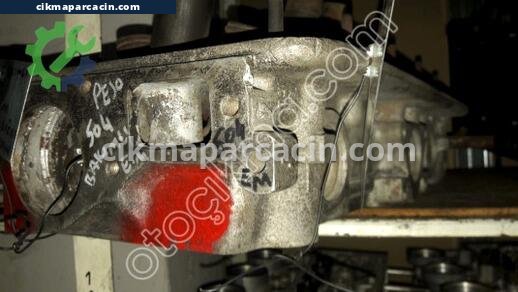 Peugeot 504 Silindir Kapağı çıkma parça