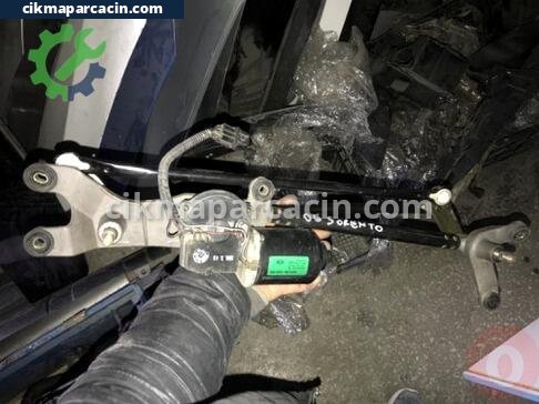Kia Sorento Ön Silecek Motoru çıkma parça