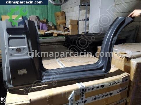 Mercedes-Benz Sprinter Sol Marşpiyel Sacı çıkma parça