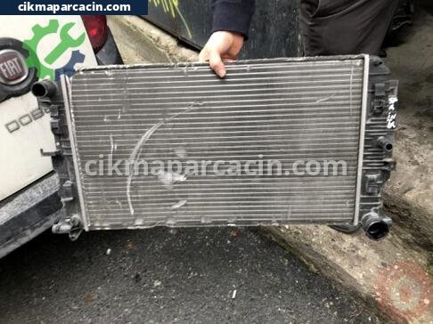 Mercedes-Benz Sprinter Su Radyatörü çıkma parça
