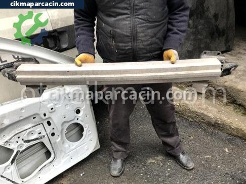 Subaru Impreza Tampon Demiri çıkma parça