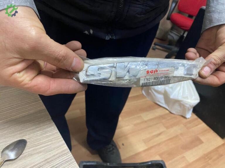 Suzuki Swift Yazı çıkma parça