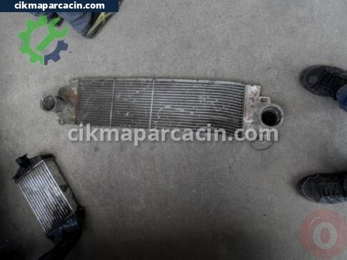 Volkswagen Transporter Intercooler Radyatörü çıkma parça