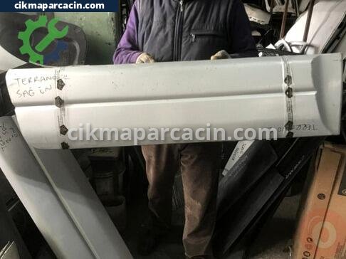 Nissan Terrano Kapı Çıtası çıkma parça