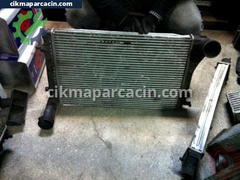 Volkswagen Touran Intercooler Radyatörü çıkma parça
