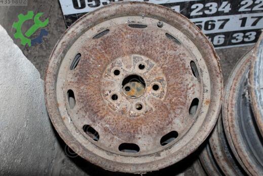 Toyota Carina Jant çıkma parça