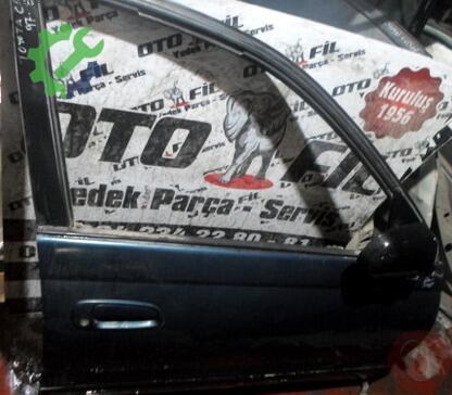 Toyota Carina Sağ Ön Kapı çıkma parça