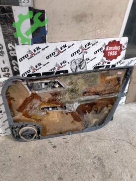 Toyota Carina Kapı Döşemesi çıkma parça