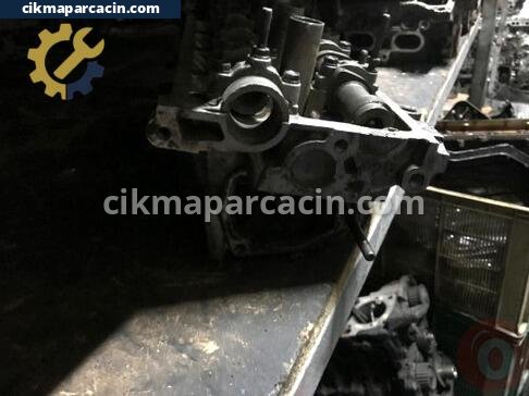 Toyota Corolla Silindir Kapağı çıkma parça