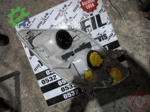 Toyota Corolla Sağ Ön Far çıkma parça