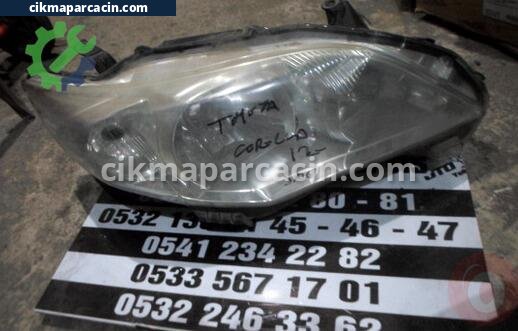 Toyota Corolla Sağ Ön Far çıkma parça