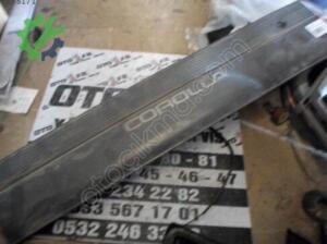 TOYOTA COROLLA STOP ARASI PLASTİK ÇIKMA