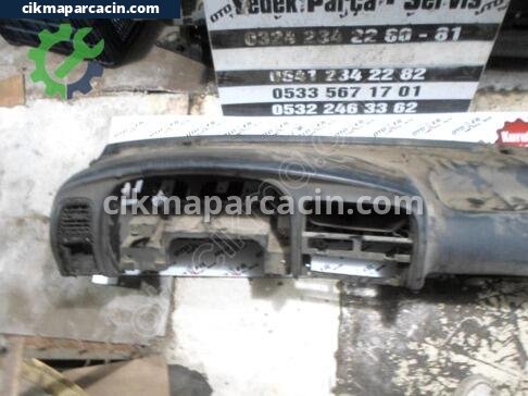 Toyota Corolla Göğüs çıkma parça