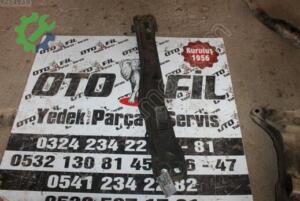 TOYOTA CORONA AT151 1984-85 ALT ŞASE TRAVERSİ