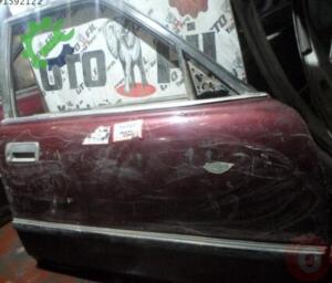 TOYOTA CRESSİDA 1991 ÖN SAĞ KIRMIZI KAPI ÇIKMA