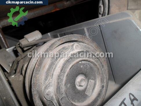 Toyota Hiace Klima Kompresörü çıkma parça