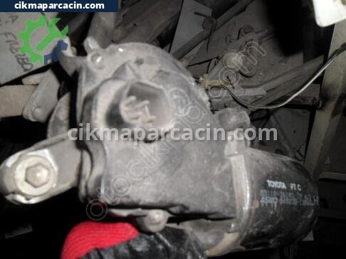 Toyota Hiace Ön Cam Motoru çıkma parça