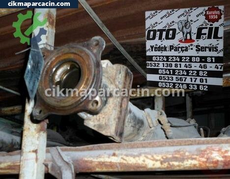 Toyota Hilux Defransiyel çıkma parça