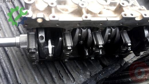 Toyota Hilux Yarım Motor çıkma parça