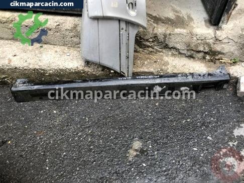 Toyota Auris Marşbiyel Kaplaması çıkma parça
