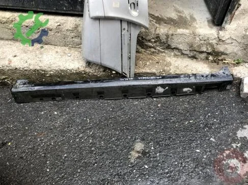 Toyota Auris Marşbiyel Kaplaması çıkma parça