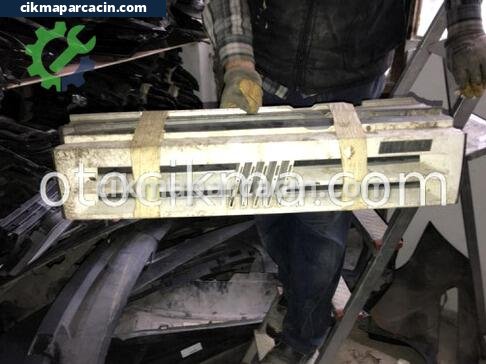 Fiat Uno Ön Panjur çıkma parça