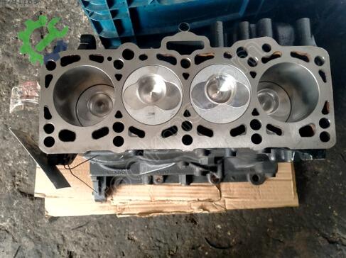 Volkswagen Caddy Yarım Motor çıkma parça