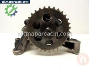 VOLKSWAGEN JETTA 06- 1.6 BENZİNLİ YAĞ POMPA 06A115105B