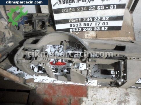 Volkswagen Passat Göğüs çıkma parça