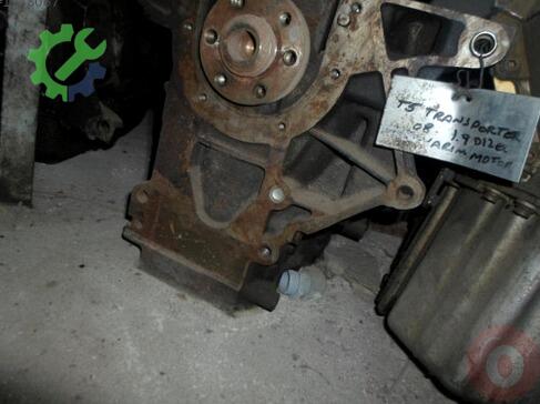 Volkswagen Transporter Yarım Motor çıkma parça