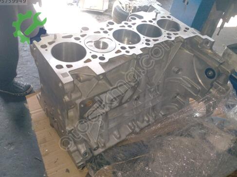 Volkswagen Touareg Yarım Motor çıkma parça