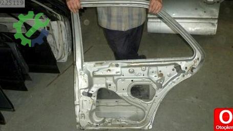 Mercedes-Benz S Serisi Sağ Arka Kapı çıkma parça
