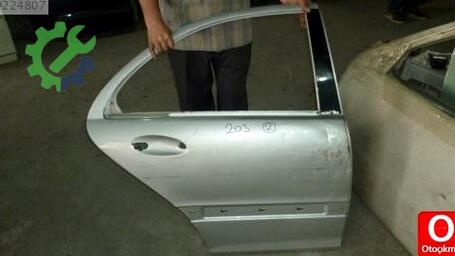 Mercedes-Benz C Serisi Sağ Arka Kapı çıkma parça