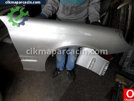 Mercedes-Benz C Serisi Sağ Ön Çamurluk çıkma parça