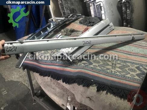 Mercedes-Benz C Serisi Kapı Çıtası çıkma parça