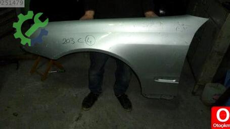 Mercedes-Benz CLK Sol Ön Çamurluk çıkma parça