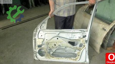 Mercedes-Benz E Serisi Sağ Ön Kapı çıkma parça