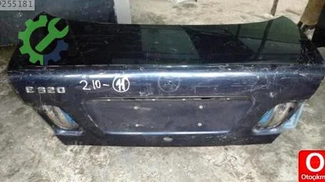 Mercedes-Benz E Serisi Bagaj çıkma parça