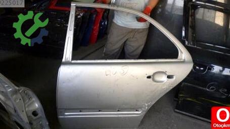 Mercedes-Benz E Serisi Sol Arka Kapı çıkma parça