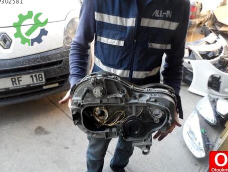 Mercedes-Benz E Serisi Sol Ön Far çıkma parça
